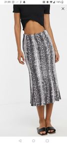 Snakeprint skirt