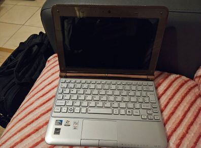 toshiba NB305 Netbook