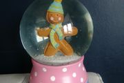 gingerbread man snow globe