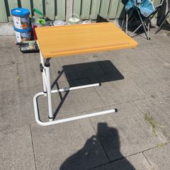 Hospital bed table