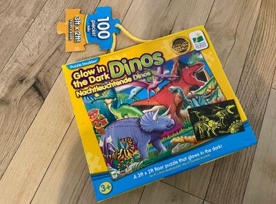 Large floor puzzles glow in the dark