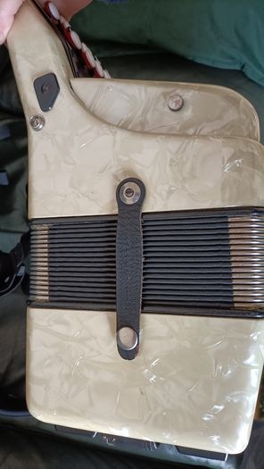 Barcarole chromatic button Accordion 72 basses