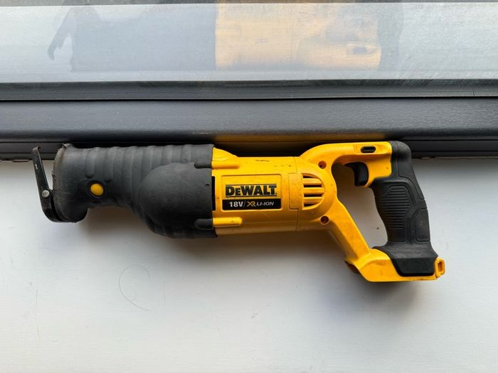 DeWalt DCS380 18V XR Reciprocating Saw