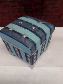 Trinket box porcelain