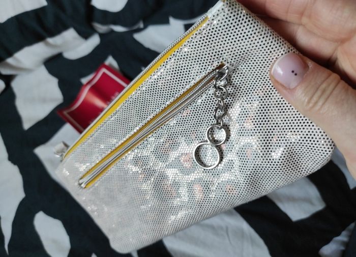 Elizabeth Arden makeup bag. Brand New.