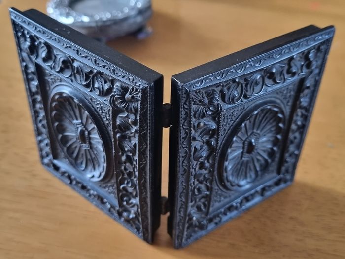 19thC Gutta percha travel photo frame