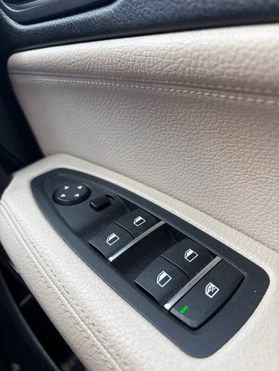 Bmw 1-series 2019 118i Se Petrol Automatic Petrol