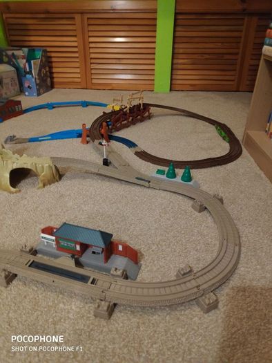 Thomas and friends battery powered big set