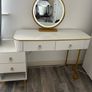 vanity desk Image 2