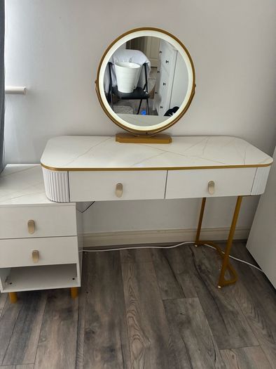 vanity desk