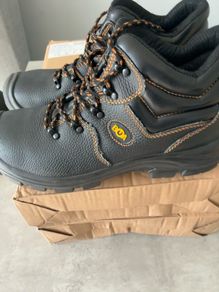 Steel toe cap work boots