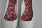 New white flat shoes