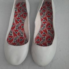 New white flat shoes
