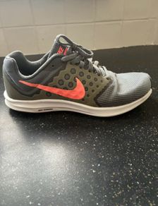 nike runner