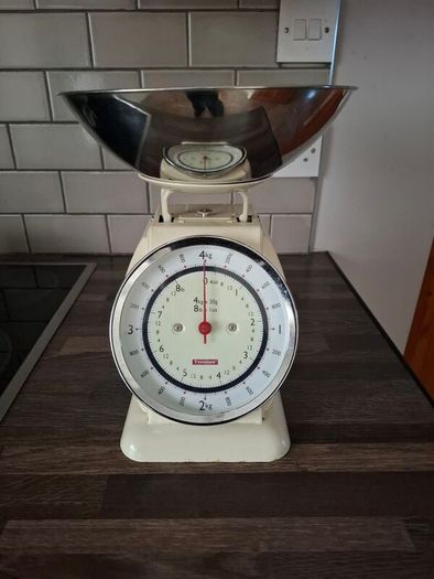 Vintage Style Kitchen Scales