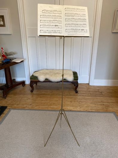 Music stand