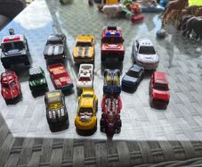 Selection of cars/ hot wheels