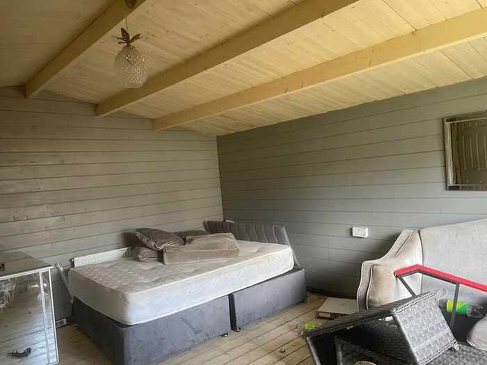 Log cabin