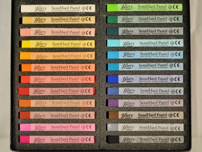 Gallery by Mungyo: Semi Hard Artist's Pastels (24 Multicolour)