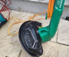 Black and Decker GL687 strimmer