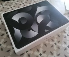 Ipad Air, 5th gen, 64gb- box and packong
