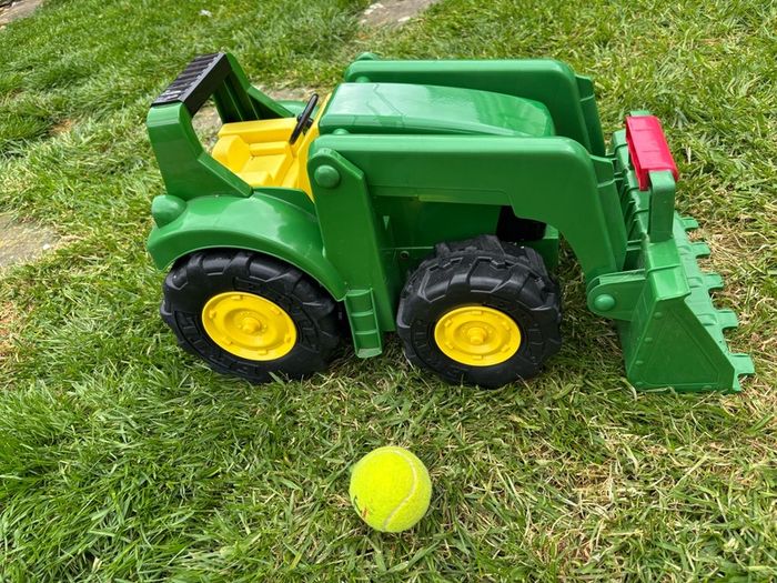 john Deere big scoop toy tractor