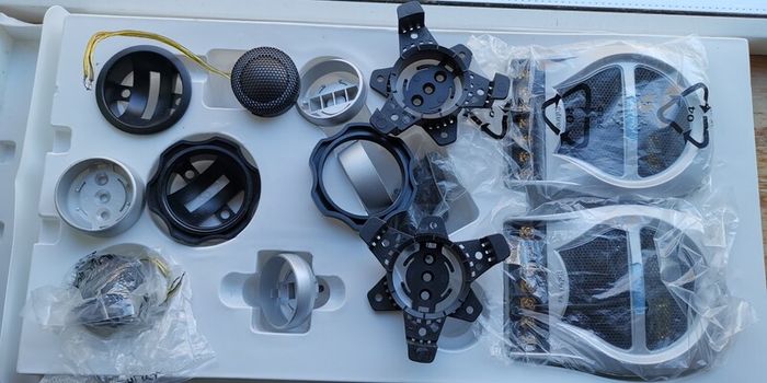 Infinity subwoofer + speakers front and rear