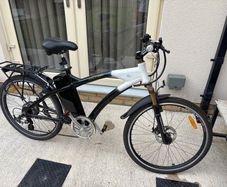 Living In Green E-Bike 26" + Charger + Rack - Ballincollig