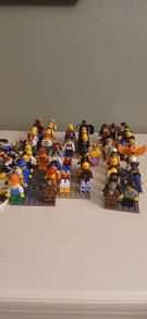 Lego minifigures and accessories