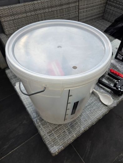 Complete Home Brewing Starter Kit + Bottles (Glass & Plastic)