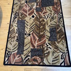 Qualify hand-made Rug