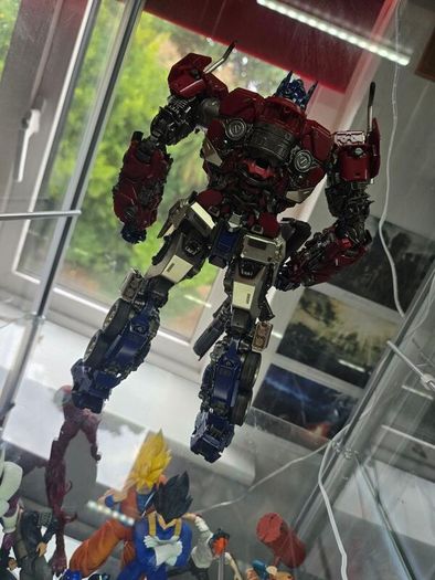 Threezero bumblebee movie optimus prime (READ DESCRIPTION)