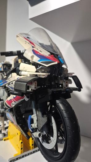 Lego Technic BMW M 1000 RR