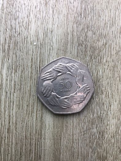 Coins - 1973 Circle of Hands 50p coins (30)