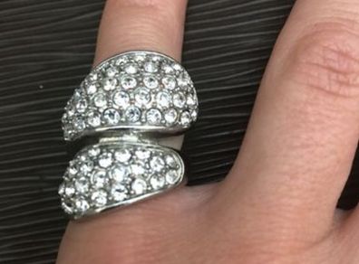 Sparkling rhinestone ring