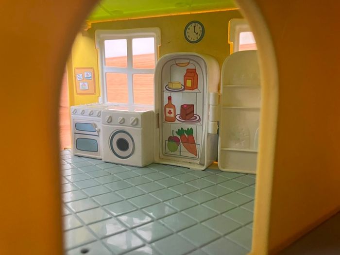 Peppa pig house and book