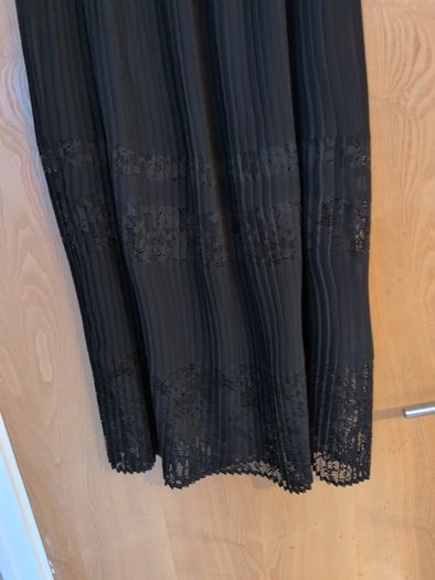 M&S Pleated  Black Skirt With  Lace Sections.   S.12.(40)  B.N.W.T.