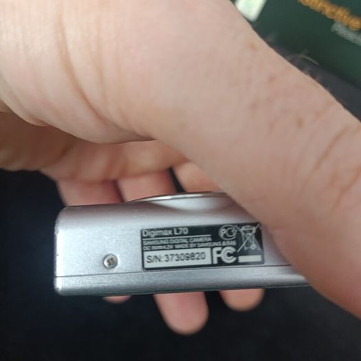 Samsung Digimax L70 7.2MP 3x Zoom Digital Camera