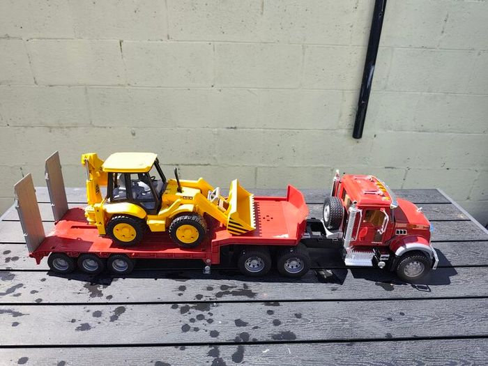 Bruder MACK Truck