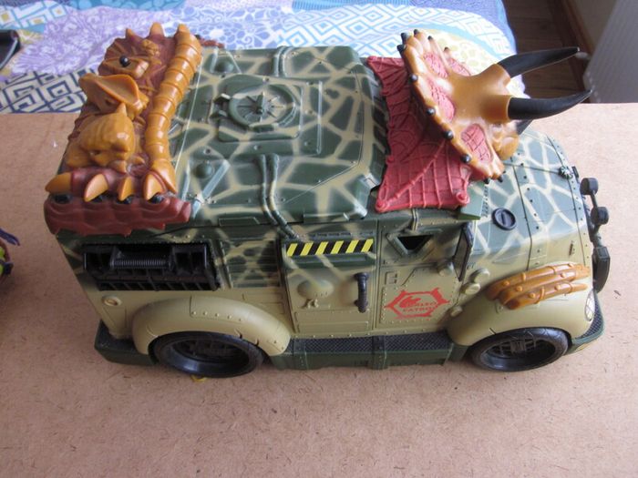 Teenage Mutant Ninja Turtles Tricera Tank+