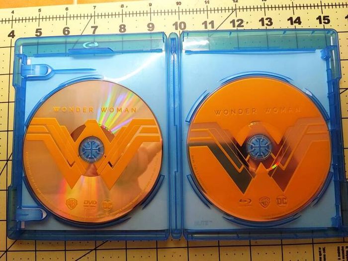 Wonder Woman - Blu-ray/dvd dual disc set