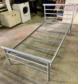 Single bed - metal frame