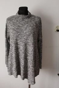 Gina grey asymmetrical long line jumper size UK14/16 EU42/44 Perfect condition Postage included