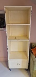 Free shelving unit