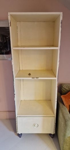 Free shelving unit