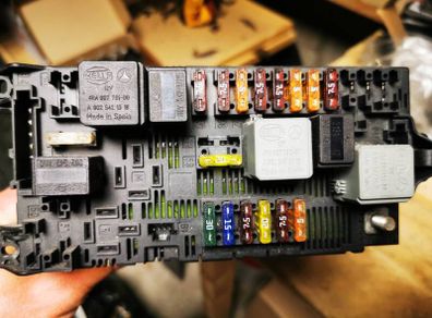 Mercedes W211 SAM fuse box