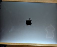 Macbook Pro A1706 broken screen