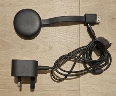 Google Chromecast (NC2-6A5) 2nd Generation with original plug and USB cable