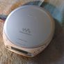 vintage sony walkman D-EJ360 exellent condition Image 2