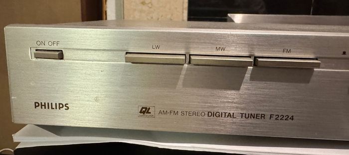 Philips F2224 stereo digital tuner